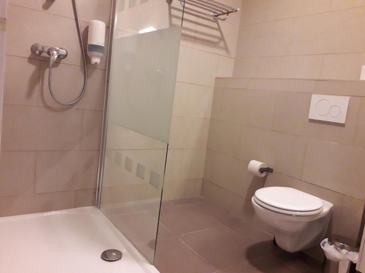 Hotel Auberge Van Strombeek Jette Екстериор снимка