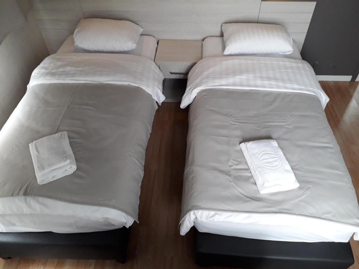 Hotel Auberge Van Strombeek Jette Екстериор снимка
