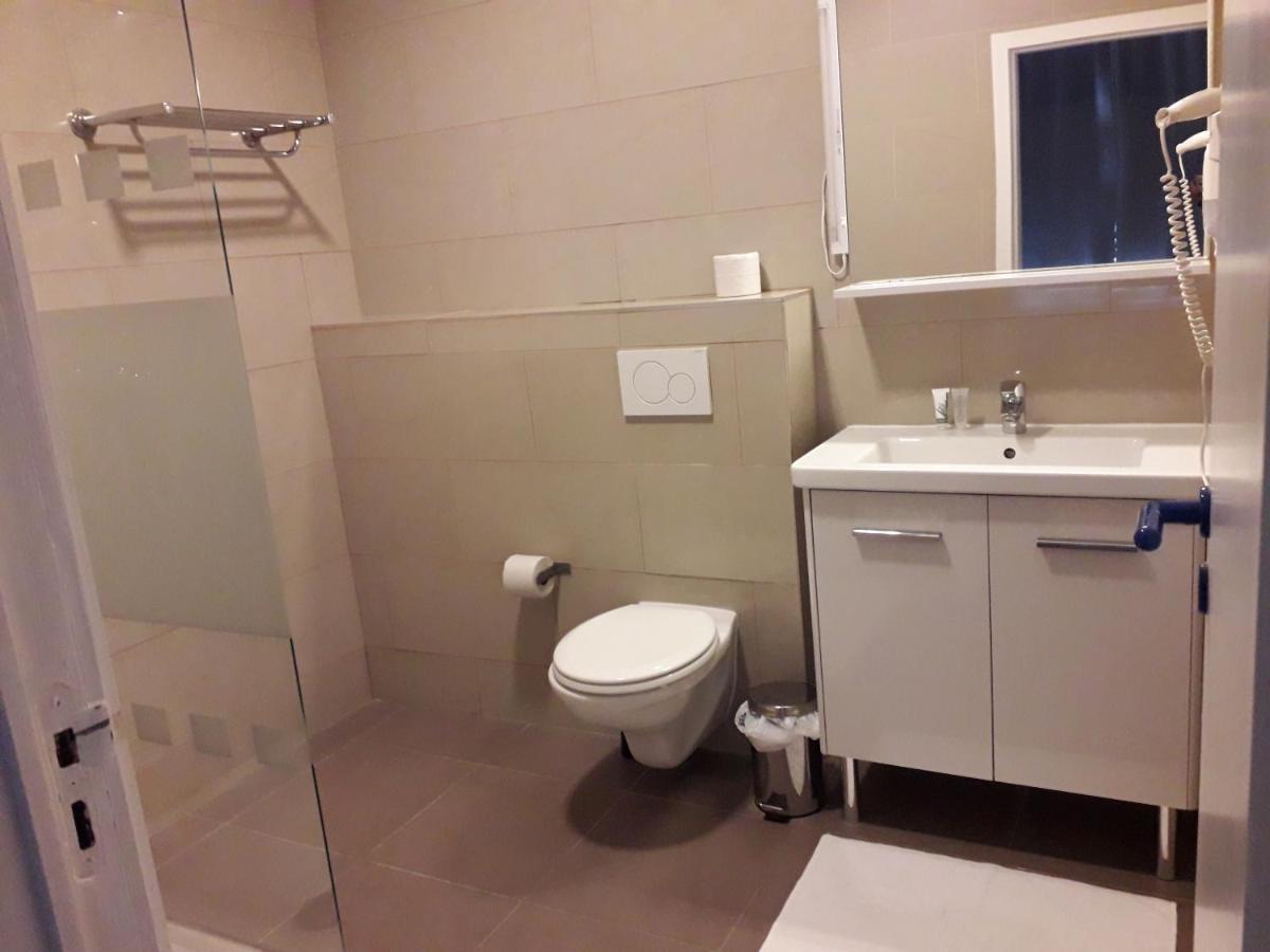 Hotel Auberge Van Strombeek Jette Екстериор снимка