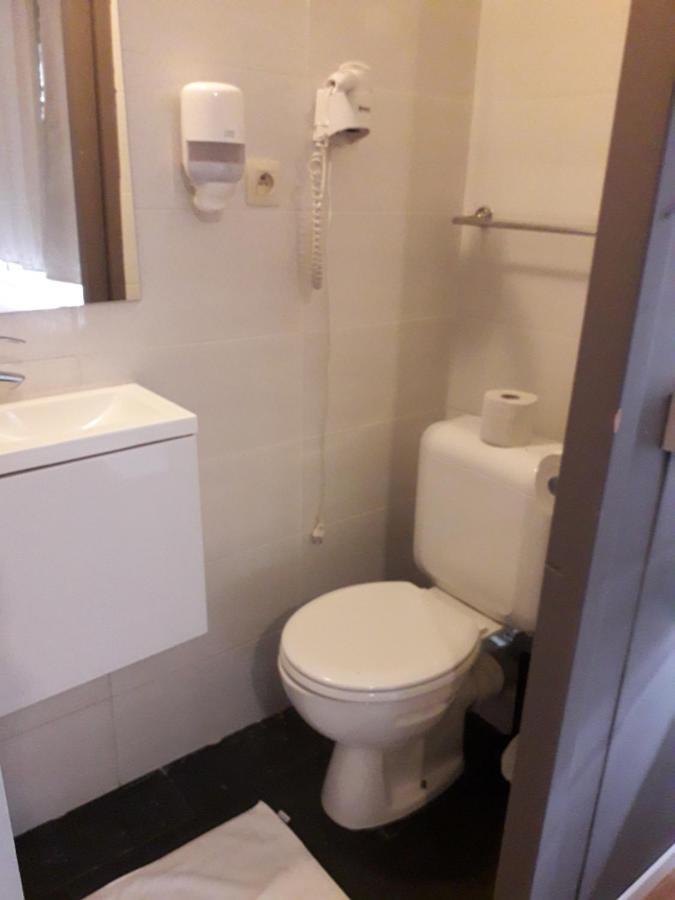 Hotel Auberge Van Strombeek Jette Екстериор снимка