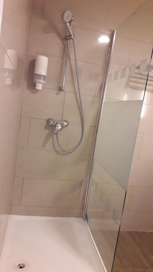 Hotel Auberge Van Strombeek Jette Екстериор снимка